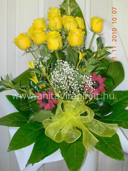 11 szálas sárga virágcsokor